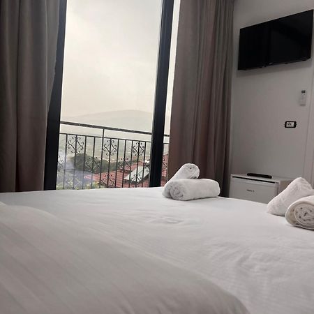 Hotel Villa Edis ベラト エクステリア 写真