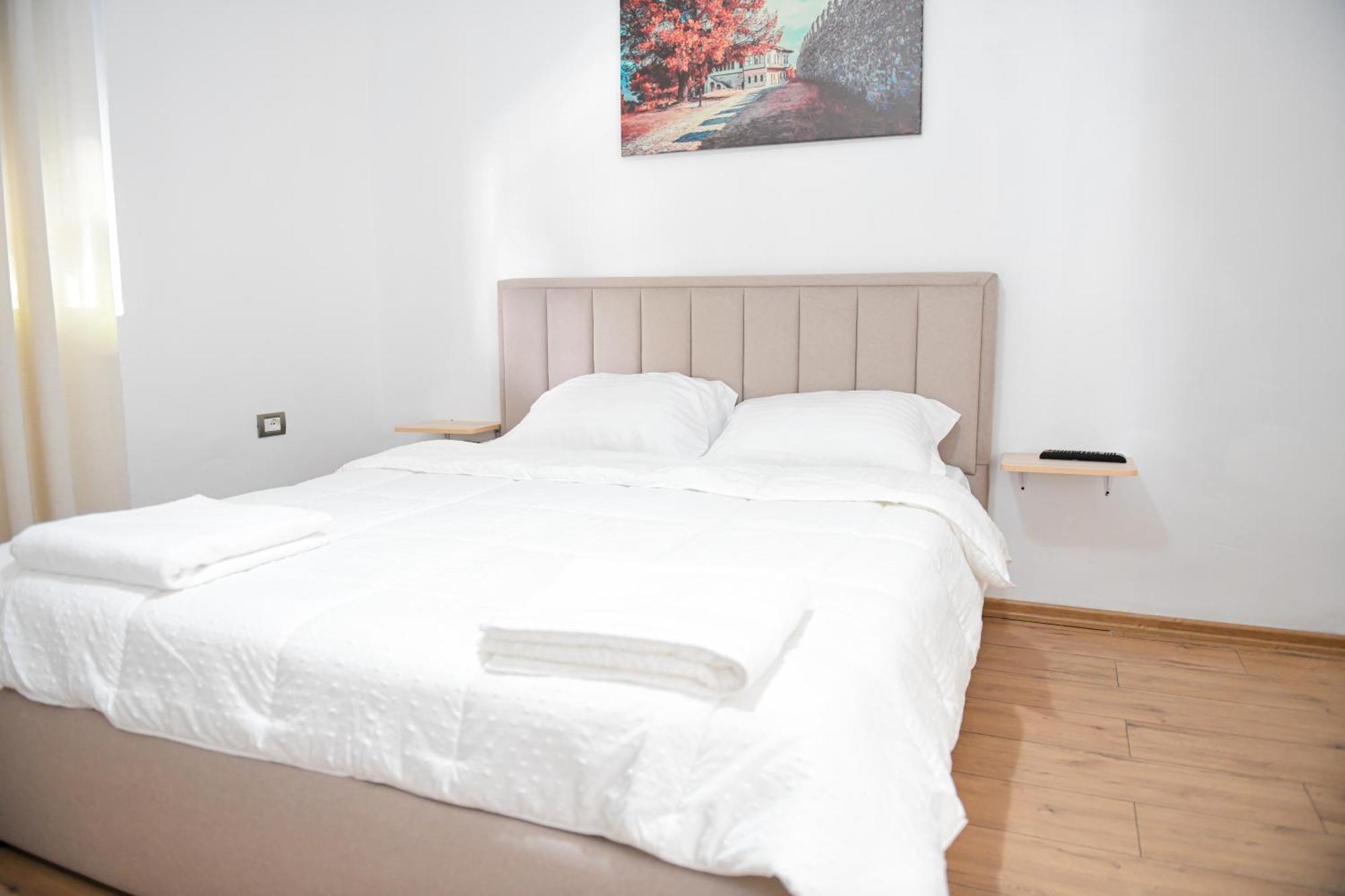 Hotel Villa Edis ベラト エクステリア 写真