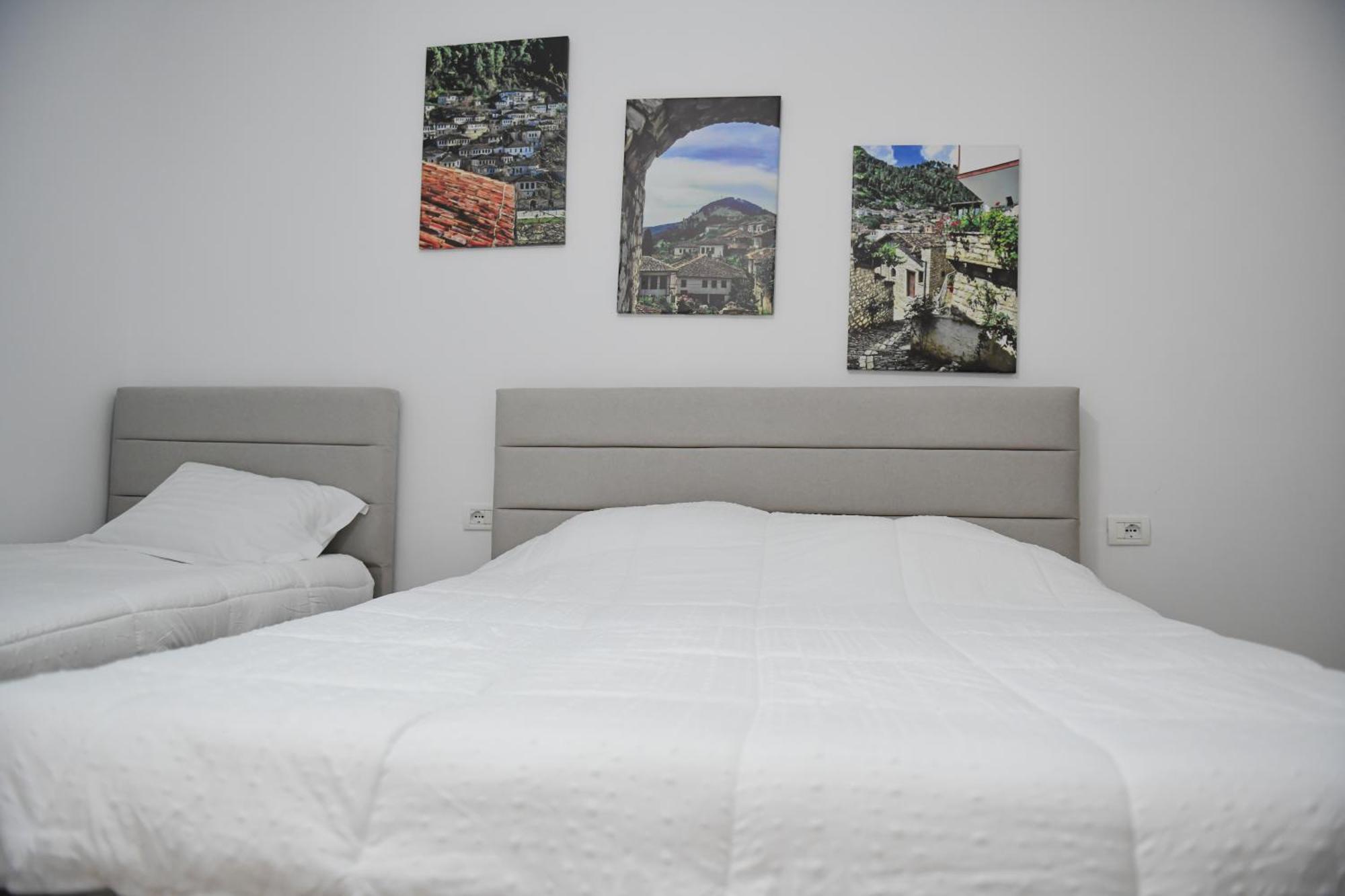 Hotel Villa Edis ベラト エクステリア 写真