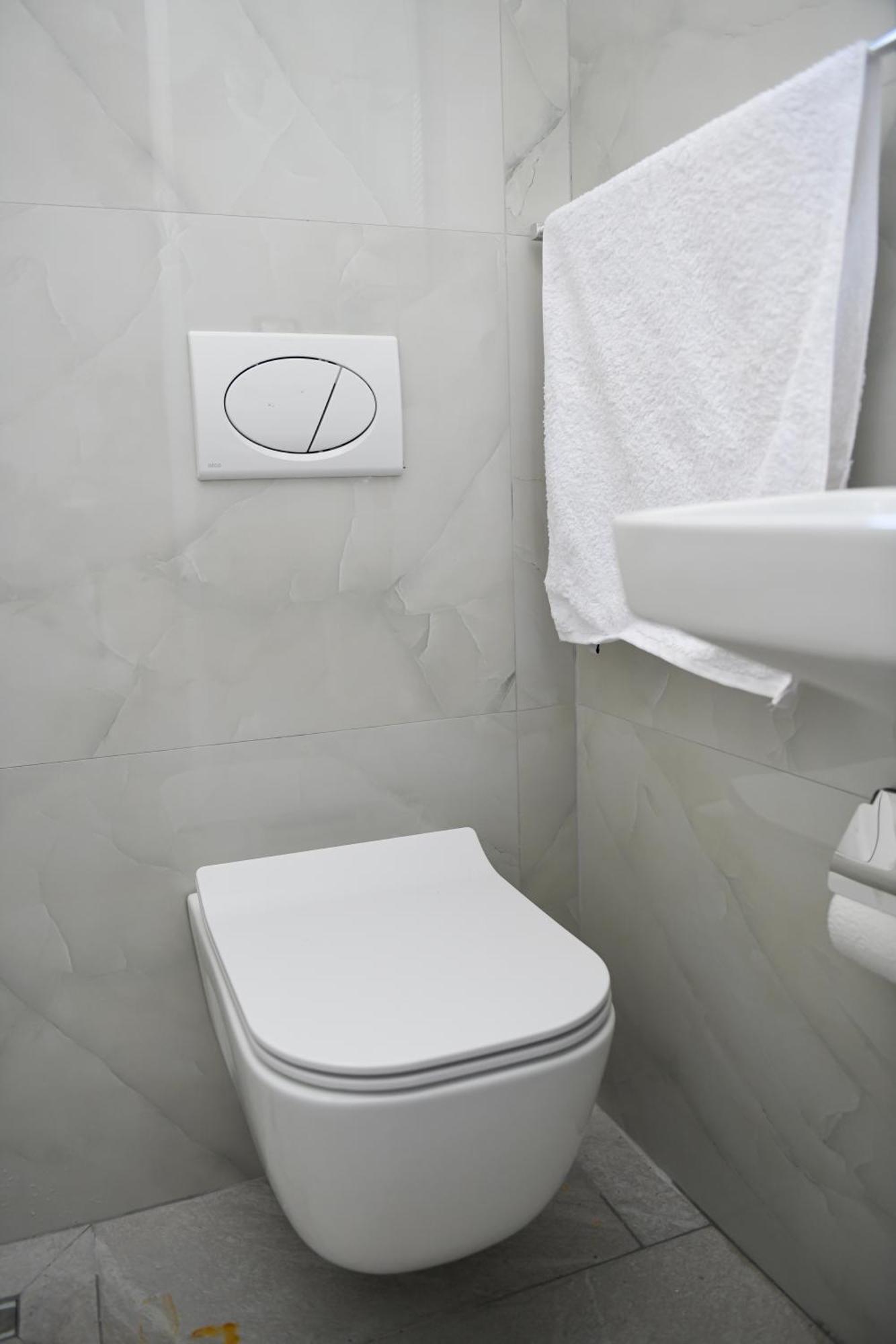 Hotel Villa Edis ベラト エクステリア 写真