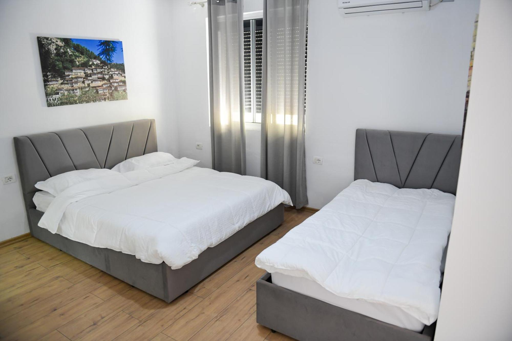 Hotel Villa Edis ベラト エクステリア 写真